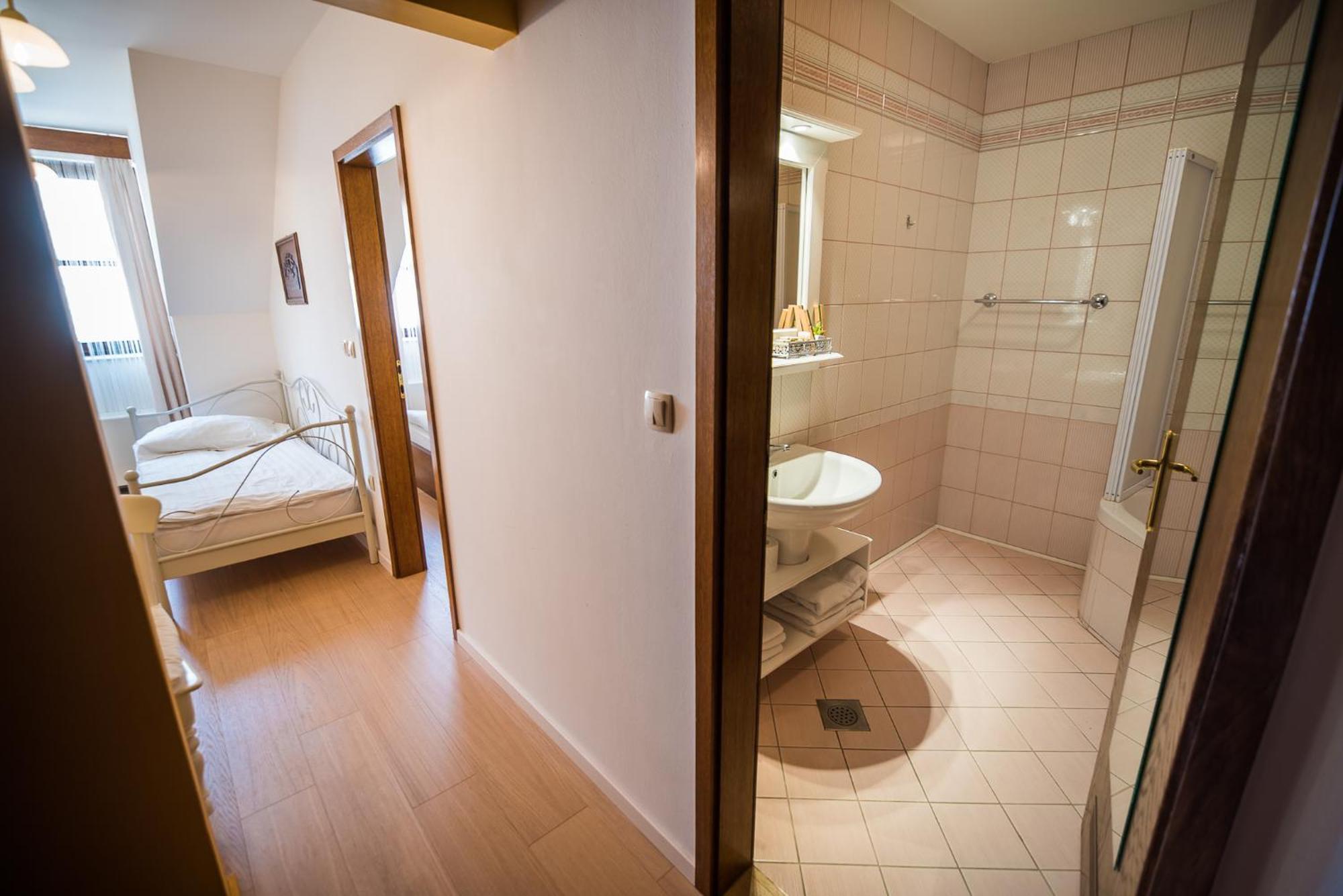Splavar Rooms Брежице Номер фото